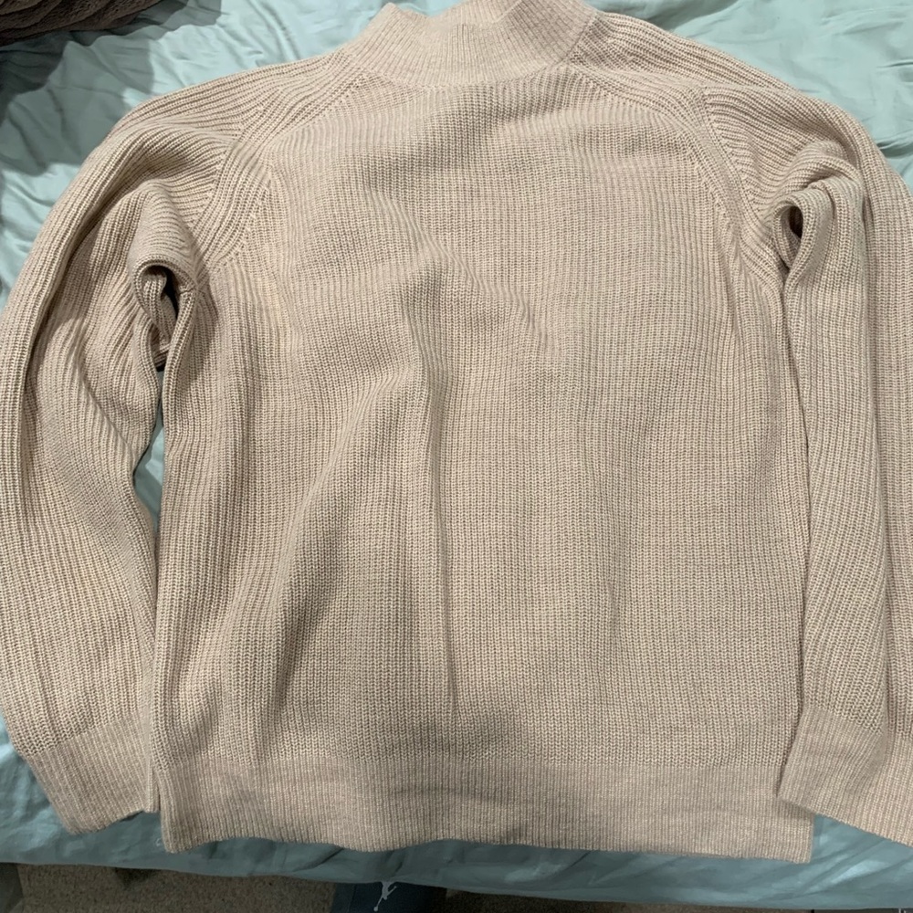 Uniqlo knit turtle kneck sweater size L